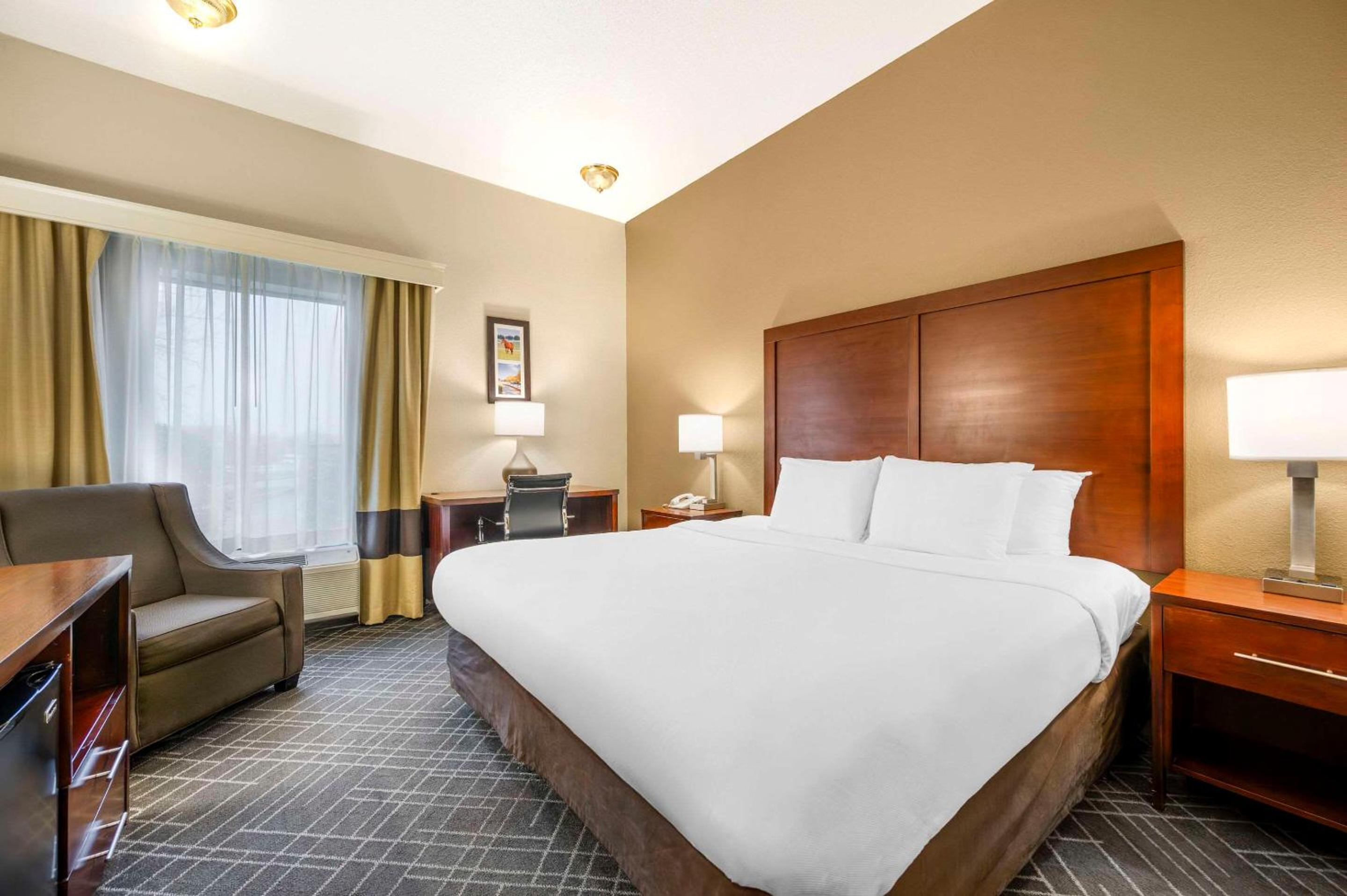 Spark by Hilton Cincinnati Airport South view 5