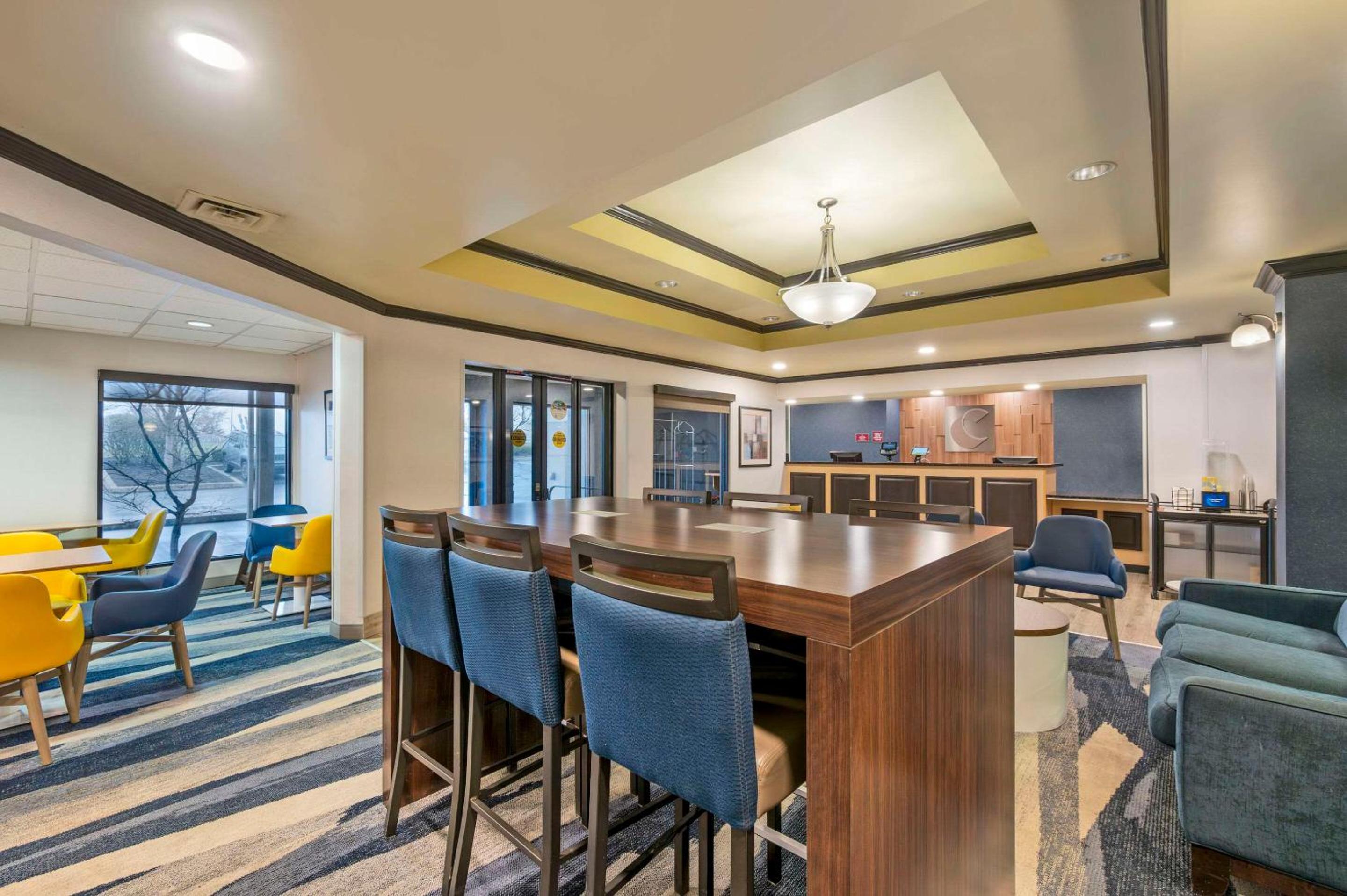 Spark by Hilton Cincinnati Airport South view 2