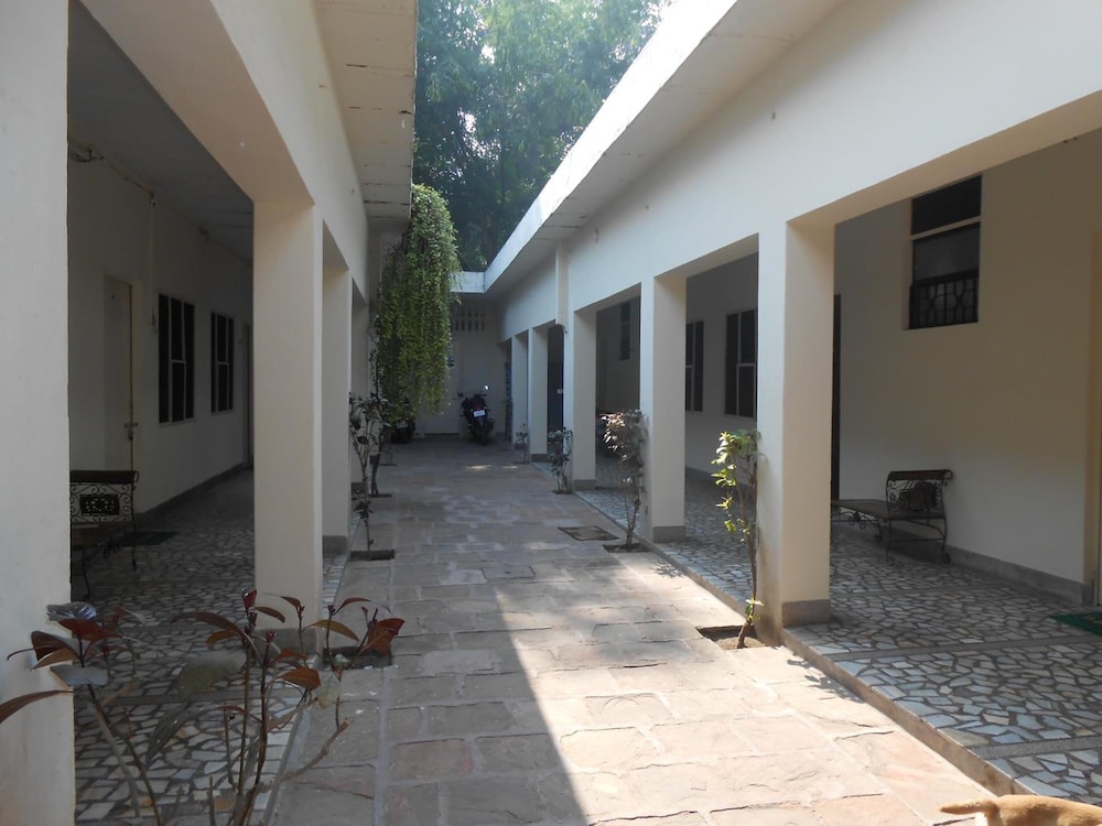 Hotel Sheela